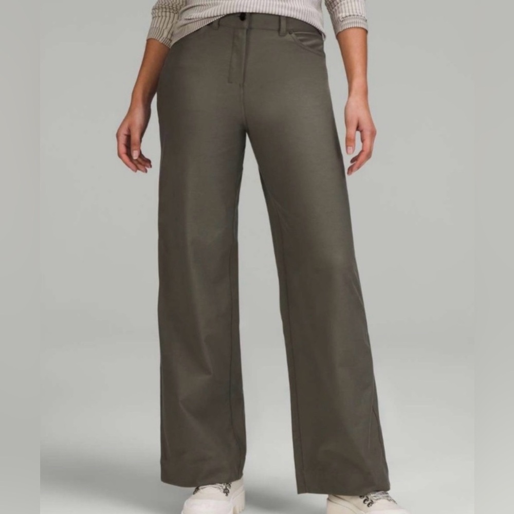 Lululemon City Sleek 5” Pocket High Rise Olive Size 28
